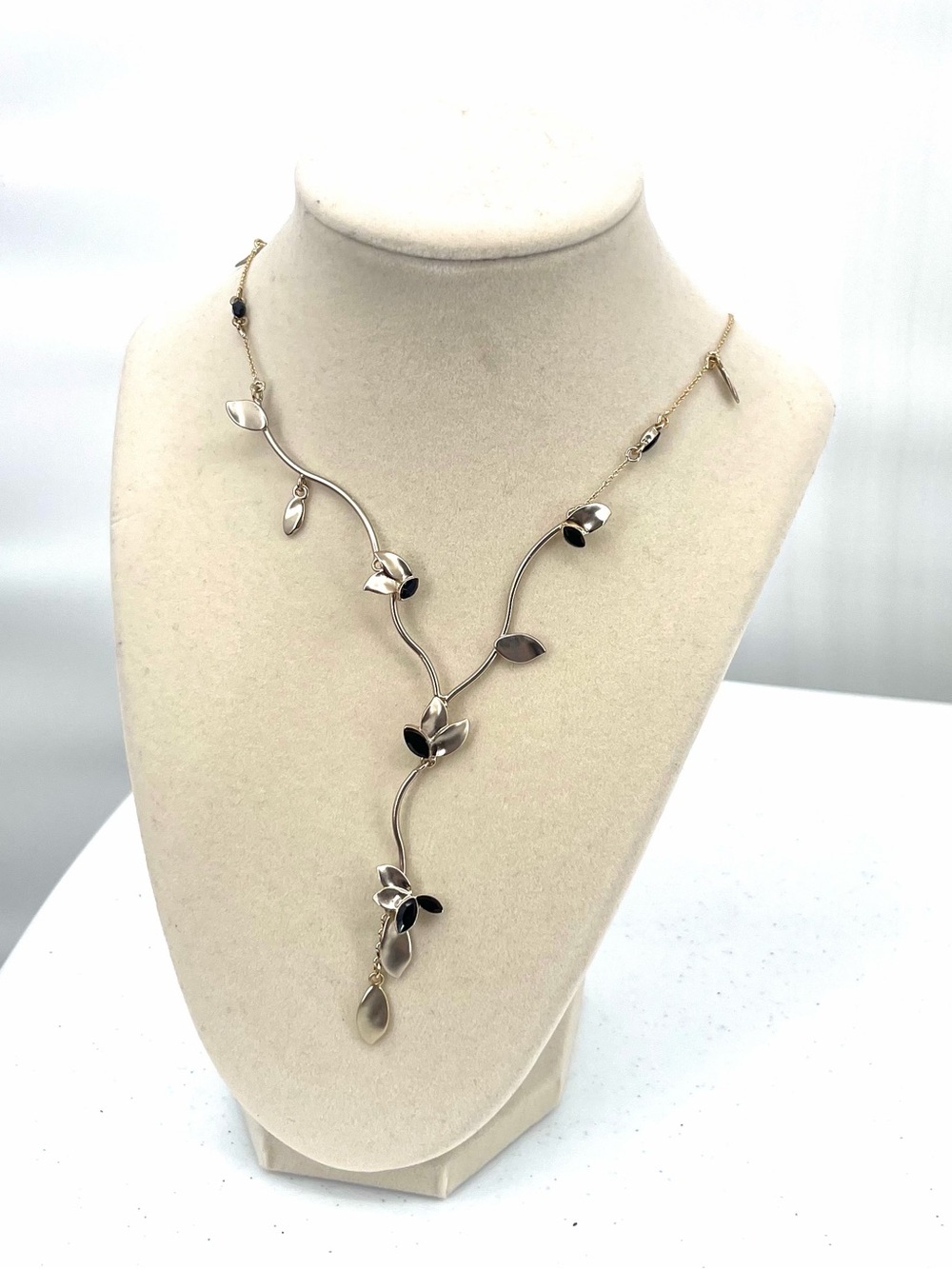 RACHEL RACHEL ROY nwt Black Crystal Gold Tone Petal Lariat Necklace